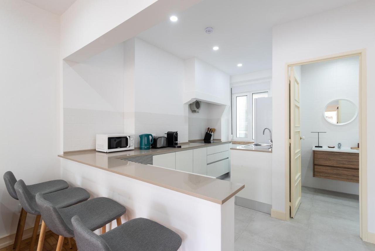 Flh Downtown Central Flat With Balcony Lisboa Exteriör bild