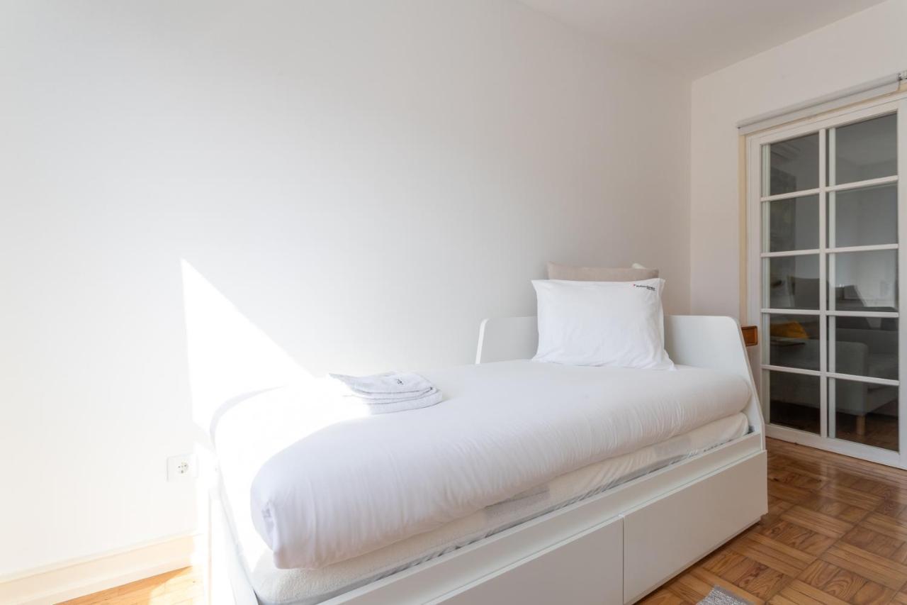Flh Downtown Central Flat With Balcony Lisboa Exteriör bild